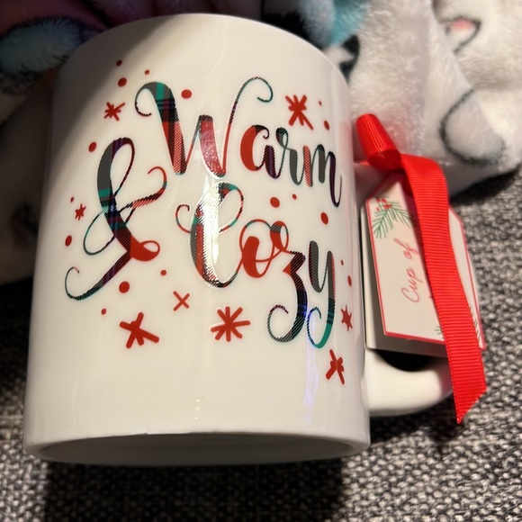NWT COLLECTION XIIX Warm & Cozy Holiday Mug - Picture 2 of 9
